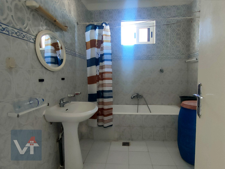 S+1 à 3 min au center ville - climatisé + eau chaude froide